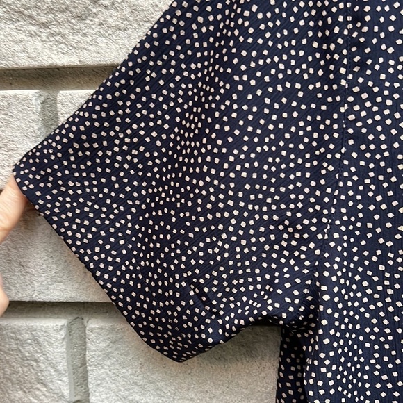 Alfred Dunner Petite Blouse Navy/Camel Sz 8 - Picture 9 of 9